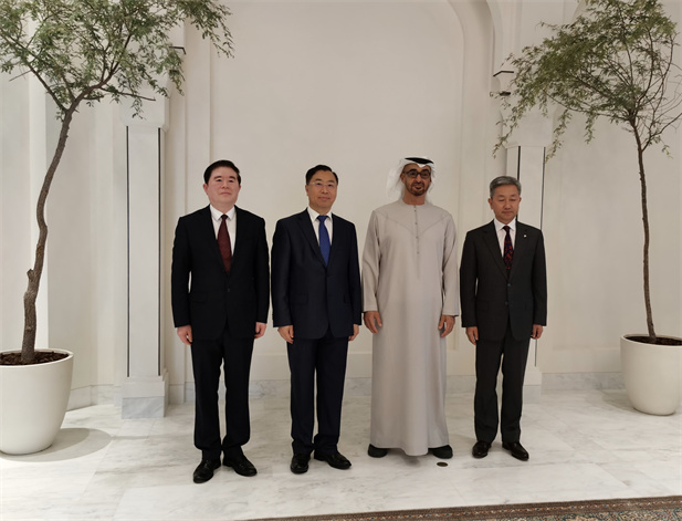 2022年12月，國(guó)藥集團(tuán)董事長(zhǎng)劉敬楨率領(lǐng)集團(tuán)生物醫(yī)藥合作代表團(tuán)出訪阿拉伯聯(lián)合酋長(zhǎng)國(guó)。阿拉伯聯(lián)合酋長(zhǎng)國(guó)總統(tǒng)穆罕默德在阿聯(lián)酋阿布扎比接見(jiàn)劉敬楨董事長(zhǎng)一行，并感謝國(guó)藥集團(tuán)為阿聯(lián)酋抗擊疫情所做的貢獻(xiàn).jpg