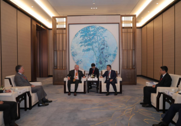白忠泉董事長與勵(lì)展博覽集團(tuán)首席執(zhí)行官仲昊會(huì)談